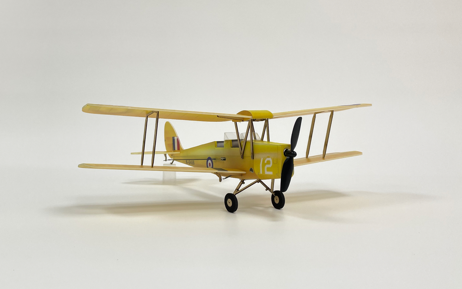 KT-Mikro-Scale-Tigermoth-DH-82A-Bausatz-fuumlr-zweideckiges-RC-Flugzeug-mit-einer-Fluumlgelspannweit-1986694-7